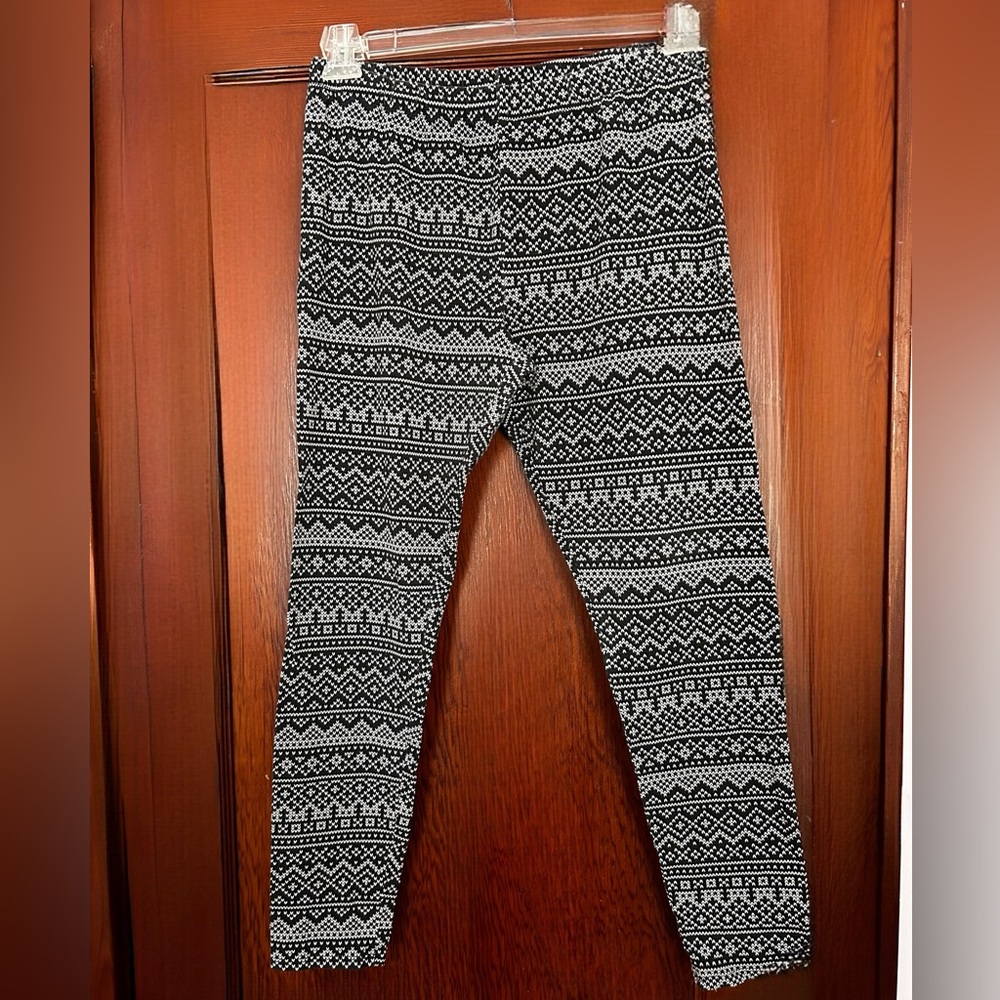 No Boundries leggings, black and white, 95% cotton 5% spandex. Very comfortable
